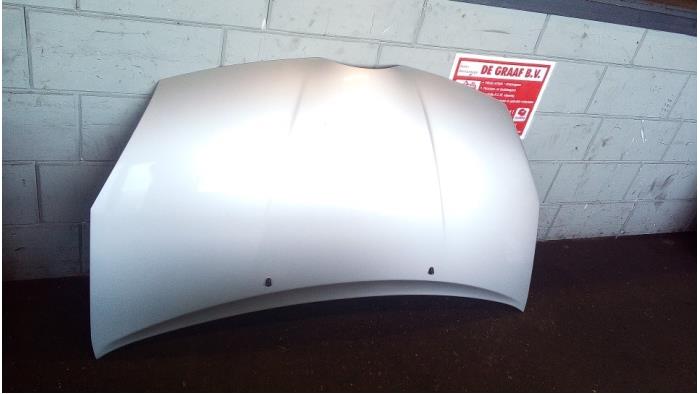 Używane Maska Toyota Corolla Verso (R10/11) 2.2 D-4D 16V Cat Clean Power Cena € 60,00 Procedura marży oferowane przez de Graaf autodemontage B.V.