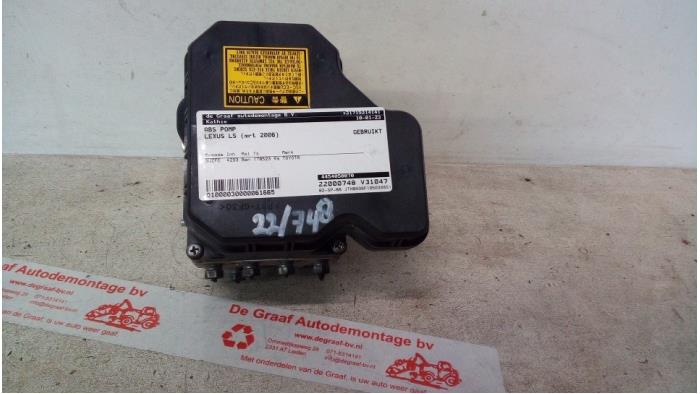 Pompe ABS d'un Lexus LS (F4) 430 4.3 32V VVT-i 2006