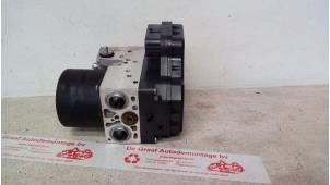 Pompe ABS d'un Lexus LS (F4) 430 4.3 32V VVT-i 2006