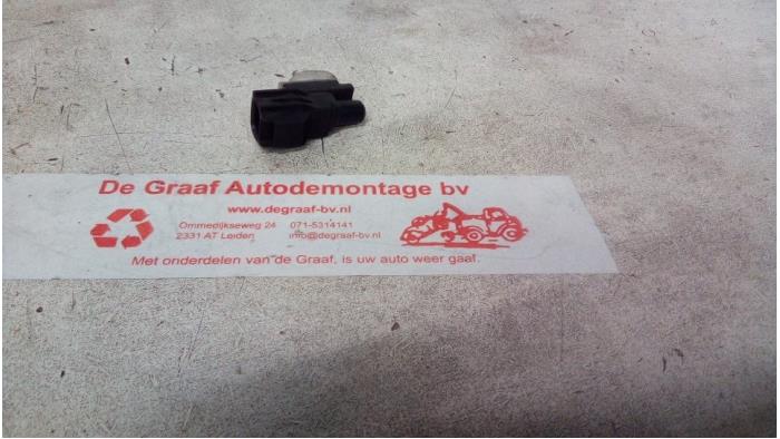 Begagnade Utetemperatursensor Lexus LS (F4) 430 4.3 32V VVT-i Pris € 15,00 Marginaltabell erbjuds av de Graaf autodemontage B.V.