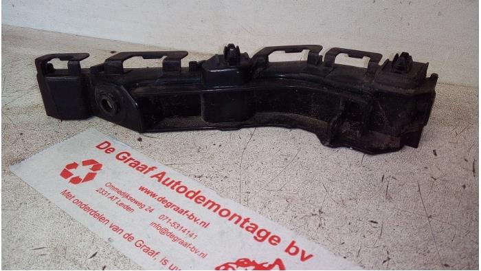 Front bumper bracket, right from a Nissan Pixo (D31S) 1.0 12V 2010
