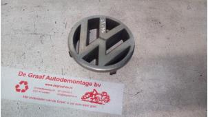 Usagé Emblème Volkswagen Passat Variant (3B5) 1.8 T 20V Prix € 10,00 Règlement à la marge proposé par de Graaf autodemontage B.V.