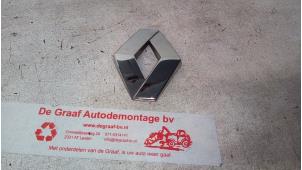 Used Emblem Renault Laguna Price € 10,00 Margin scheme offered by de Graaf autodemontage B.V.