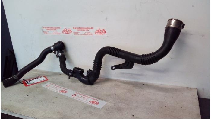 Gebrauchte Intercooler Rohr Renault Clio IV (5R) 0.9 Energy TCE 90 12V Preis € 45,00 Margenregelung angeboten von de Graaf autodemontage B.V.