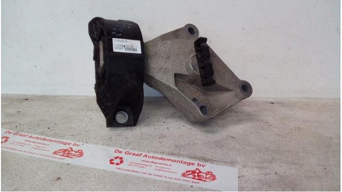Used Engine mount Renault Clio IV (5R) 0.9 Energy TCE 90 12V Price € 25,00 Margin scheme offered by de Graaf autodemontage B.V.