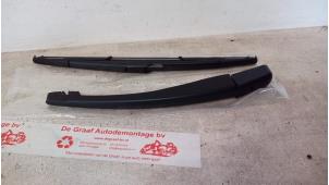 New Rear wiper arm Peugeot 307 Price € 25,00 Inclusive VAT offered by de Graaf autodemontage B.V.
