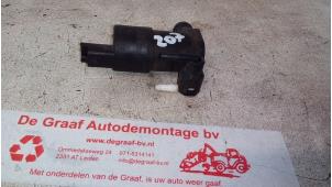 Gebrauchte Scheibensprüherpumpe vorne Peugeot 207 SW (WE/WU) 1.4 16V Vti Preis € 12,50 Margenregelung angeboten von de Graaf autodemontage B.V.