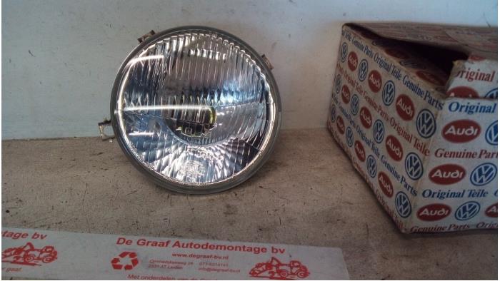 Używane Reflektor lewy Audi 50 Cena € 35,00 Procedura marży oferowane przez de Graaf autodemontage B.V.