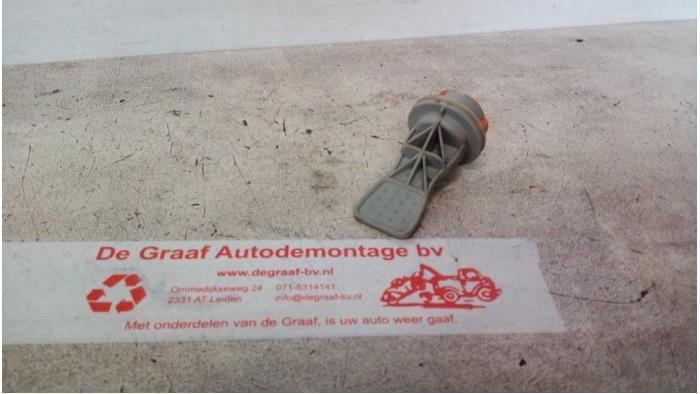Używane Oprawa reflektora Ford Fiesta Cena € 10,00 Procedura marży oferowane przez de Graaf autodemontage B.V.