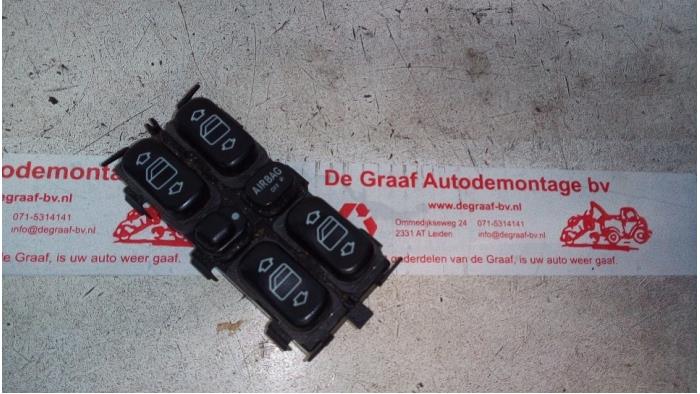Usados Interruptor combinado de ventanillas Mercedes A (W168) 1.4 A-140 Precio € 25,00 Norma de margen ofrecido por de Graaf autodemontage B.V.