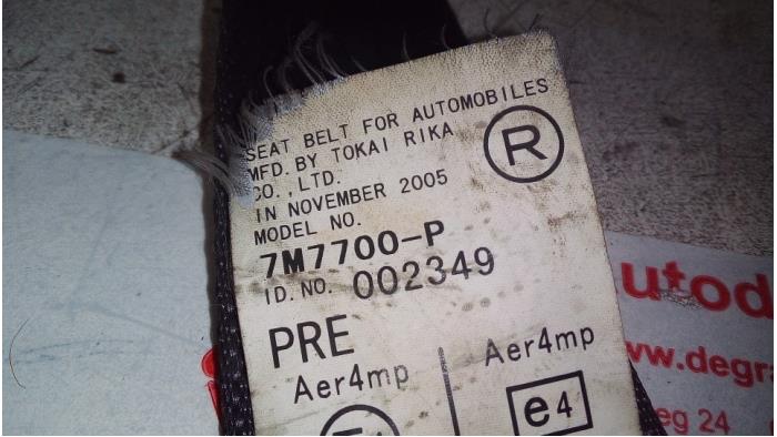 Front seatbelt, right from a Daihatsu Cuore (L251/271/276) 1.0 12V DVVT 2006