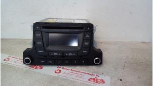 Used Radio CD player Hyundai i10 (B5) 1.2 16V Price € 135,00 Margin scheme offered by de Graaf autodemontage B.V.