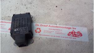 Używane Wzmacniacz anteny Volkswagen Golf Cena € 15,00 Procedura marży oferowane przez de Graaf autodemontage B.V.