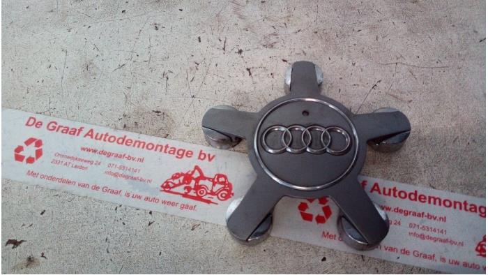 Gebrauchte Radkappe Audi A4 (B6) 2.4 V6 30V Preis € 12,50 Margenregelung angeboten von de Graaf autodemontage B.V.