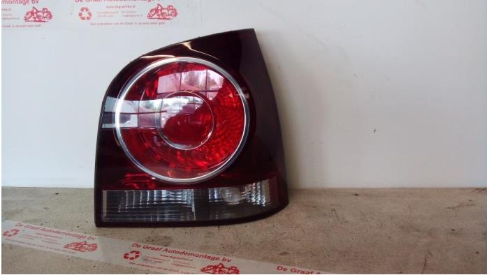 Taillight, right from a Volkswagen Polo IV (9N1/2/3) 1.2 2007