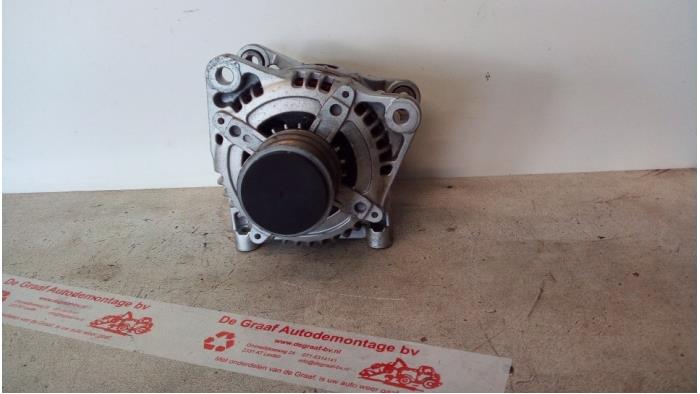 Dynamo van een Chrysler Voyager/Grand Voyager (RG/RS) 2.5 CRD 16V 2007