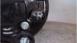 Dynamo van een Chrysler Voyager/Grand Voyager (RG/RS) 2.5 CRD 16V 2007