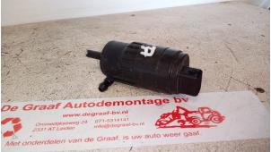 Used Windscreen washer pump Alfa Romeo 159 (939AX) 1.9 JTS 16V Price € 17,50 Margin scheme offered by de Graaf autodemontage B.V.