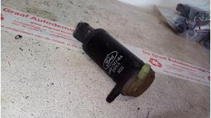 Usados Bomba de limpiaparabrisas delante Ford Escort 6 (AAL/ABL) 1.6 16V Precio € 10,00 Norma de margen ofrecido por de Graaf autodemontage B.V.
