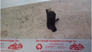 Usados Bomba de limpiaparabrisas delante Mazda 626 Precio € 7,50 Norma de margen ofrecido por de Graaf autodemontage B.V.