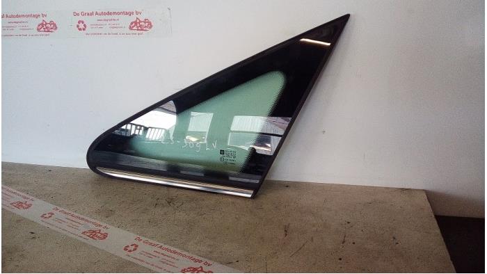 Usados Ventanilla triangular izquierda delante Opel Zafira (M75) 2.2 16V Direct Ecotec Precio € 25,00 Norma de margen ofrecido por de Graaf autodemontage B.V.