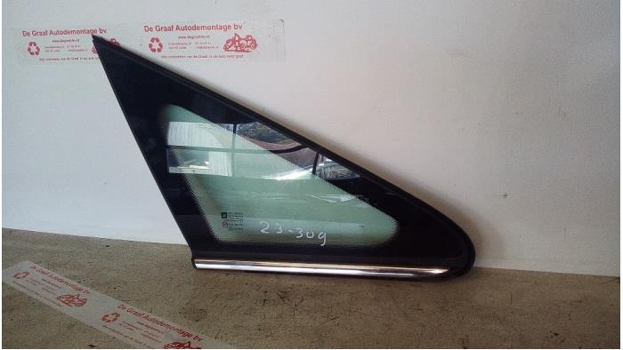 Usados Ventanilla triangular derecha delante Opel Zafira (M75) 2.2 16V Direct Ecotec Precio € 25,00 Norma de margen ofrecido por de Graaf autodemontage B.V.