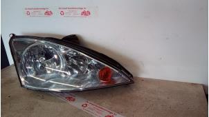 Used Headlight, right Ford Focus 1 1.6 16V Price € 30,00 Margin scheme offered by de Graaf autodemontage B.V.