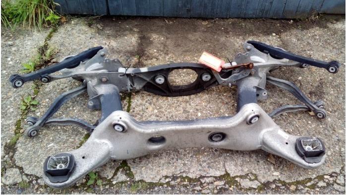 Used Subframe Mercedes S (W221) 3.0 S-320 CDI 24V Price € 101,00 Margin scheme offered by de Graaf autodemontage B.V.