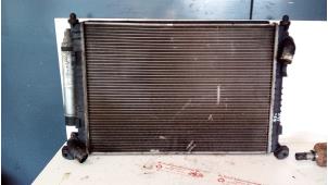 Usagé Radiateur d'eau Mini Mini Cooper S (R53) 1.6 16V Prix € 75,00 Règlement à la marge proposé par de Graaf autodemontage B.V.