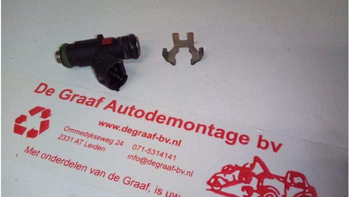 Injector (petrol injection) from a Seat Ibiza IV (6J5) 1.2 12V 2011