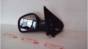 Used Wing mirror, left Chrysler Voyager/Grand Voyager (RG) 2.4i 16V Price € 40,00 Margin scheme offered by de Graaf autodemontage B.V.