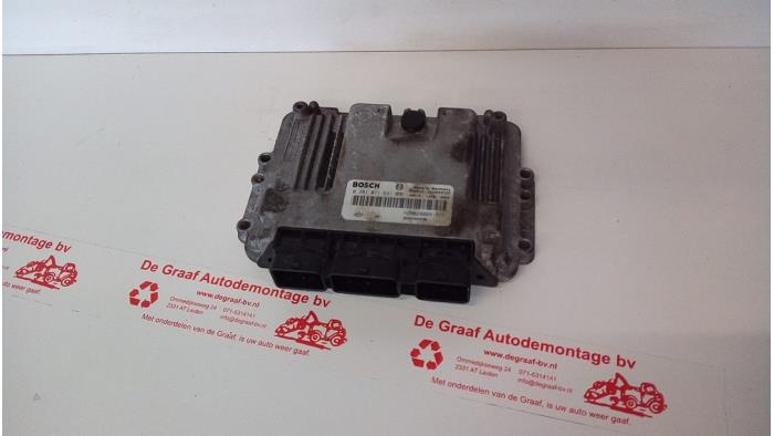 Used Engine management computer Opel Vivaro 2.5 DTI 16V Price € 100,00 Margin scheme offered by de Graaf autodemontage B.V.