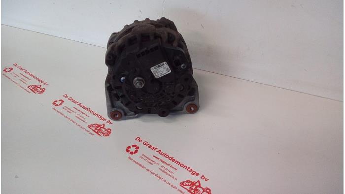 Dynamo from a Renault Clio IV (5R) 0.9 Energy TCE 90 12V 2014