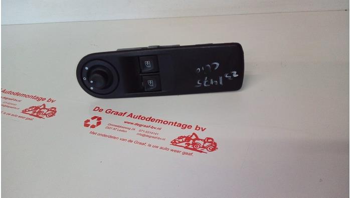 Multi-functional window switch from a Renault Clio IV (5R) 0.9 Energy TCE 90 12V 2014