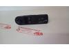 Multi-functional window switch from a Renault Clio IV (5R) 0.9 Energy TCE 90 12V 2014