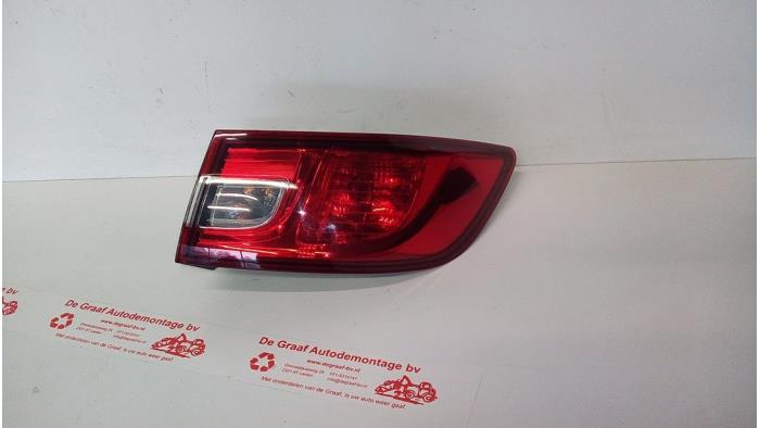 Taillight, right from a Renault Clio IV (5R) 0.9 Energy TCE 90 12V 2014