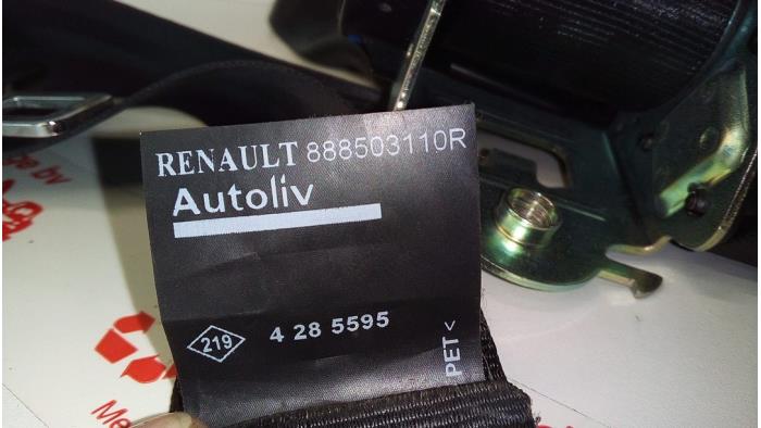 Sicherheitsgurt Mitte hinten van een Renault Clio IV (5R) 0.9 Energy TCE 90 12V 2014