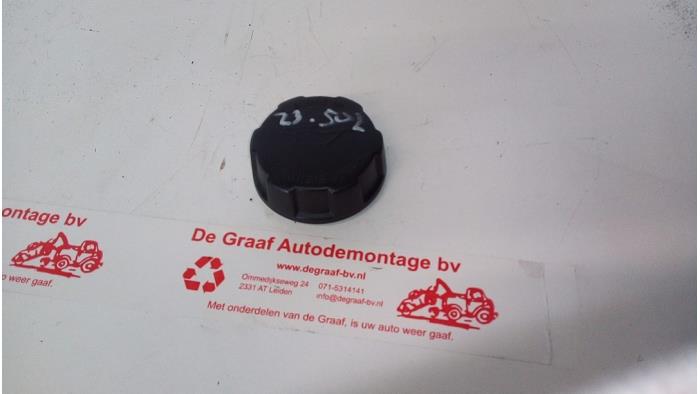 Gebrauchte Ölkappe Volvo V70 (GW/LW/LZ) 2.5 T Turbo 20V Preis € 10,00 Margenregelung angeboten von de Graaf autodemontage B.V.