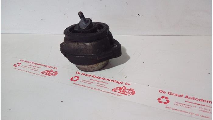 Usagé Support moteur BMW X5 (E53) 4.4 V8 32V Prix € 35,00 Règlement à la marge proposé par de Graaf autodemontage B.V.