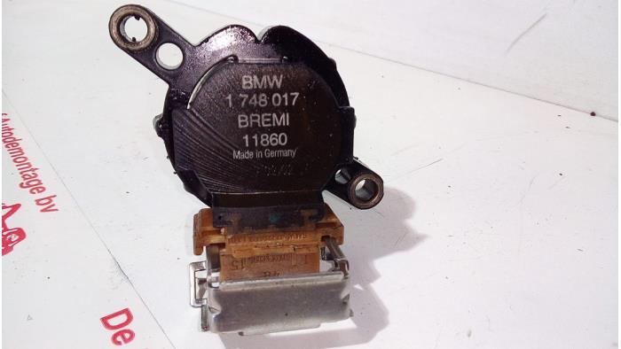 Cewka zaplonowa z BMW X5 (E53) 4.4 V8 32V 2002