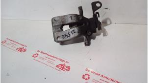 Used Rear brake calliper, left Alfa Romeo GT (937) 2.0 JTS 16V Price € 35,00 Margin scheme offered by de Graaf autodemontage B.V.