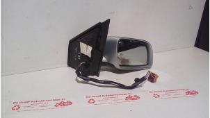 Used Wing mirror, right Volkswagen Polo IV (9N1/2/3) 1.4 16V 75 Price € 30,00 Margin scheme offered by de Graaf autodemontage B.V.
