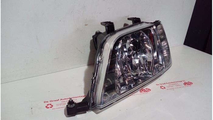 Headlight, left from a Honda CR-V 2000