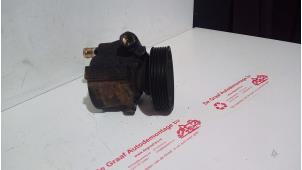 Used Power steering pump Renault Kangoo Express (FC) 1.9 D 55 Price € 30,00 Margin scheme offered by de Graaf autodemontage B.V.