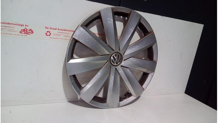 Radkappe van een Volkswagen Passat 2015