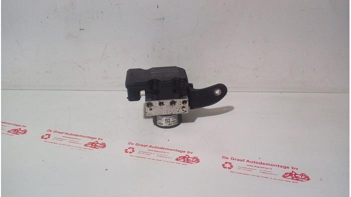 Used ABS pump Chevrolet Spark (M300) 1.0 16V Price € 75,00 Margin scheme offered by de Graaf autodemontage B.V.
