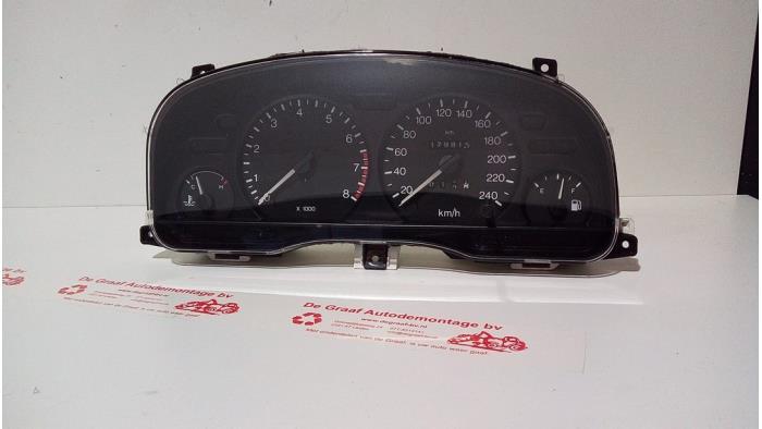 Odometer KM from a Ford Mondeo II 2.0i 16V 2000