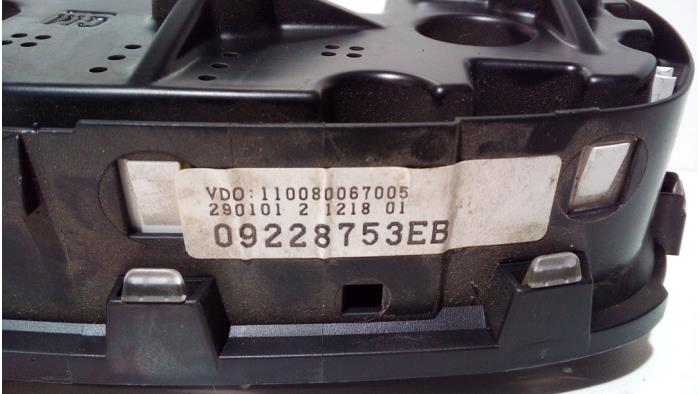 Odometer KM from a Opel Astra G (F08/48) 1.6 16V 2001