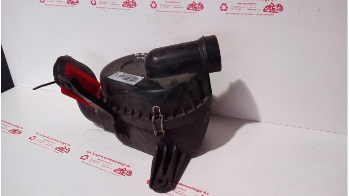 Begagnade Luftfilterhus Mitsubishi L-400 2.5 TD Pris € 35,00 Marginaltabell erbjuds av de Graaf autodemontage B.V.