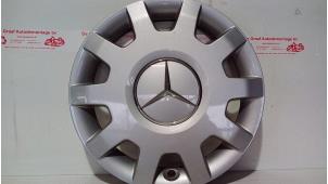 Usagé Enjoliveur Mercedes A (W168) 1.6 A-160 Prix € 20,00 Règlement à la marge proposé par de Graaf autodemontage B.V.
